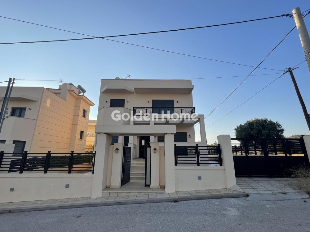 House in Kalivia, Kalivia Thorikou — Photo 1 of 27