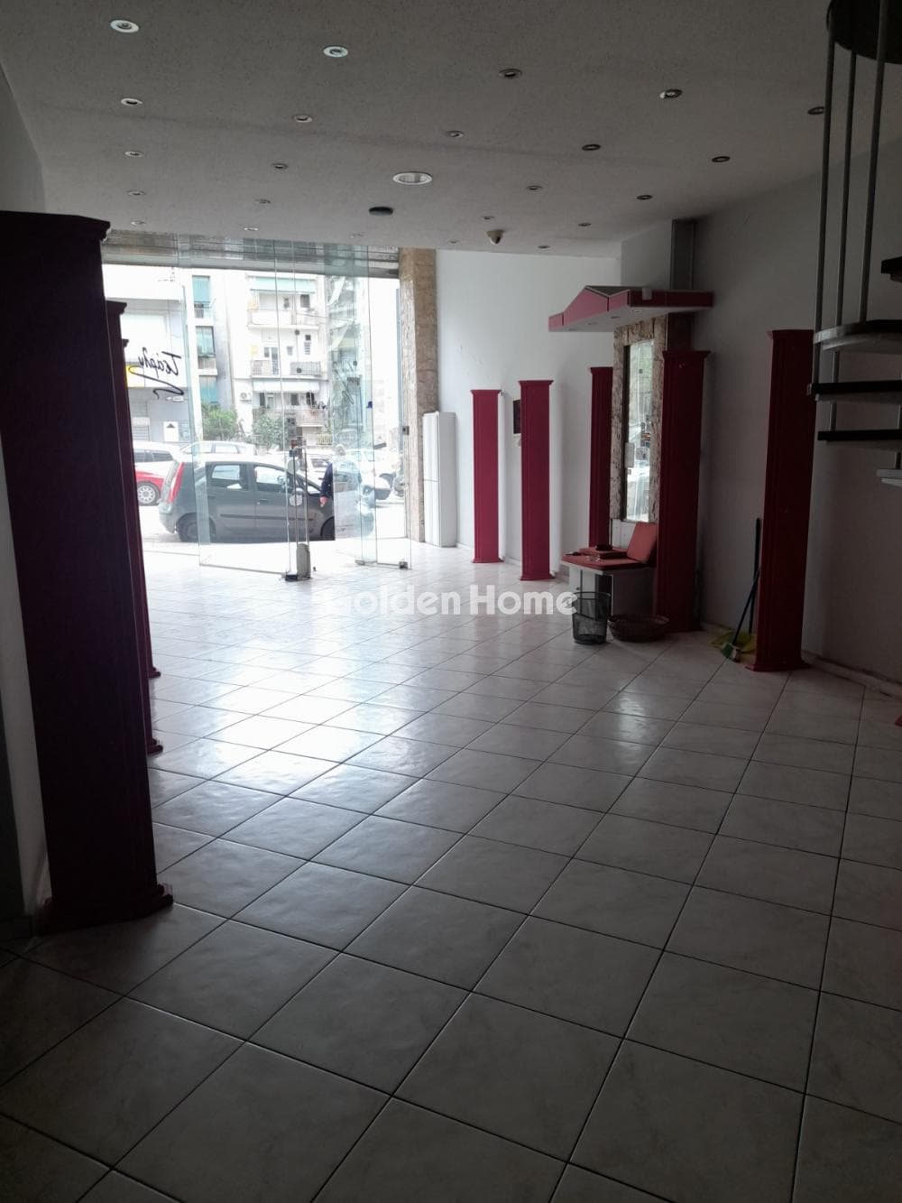 Retail Store in Labrini, Galatsi — Photo 2 of 15