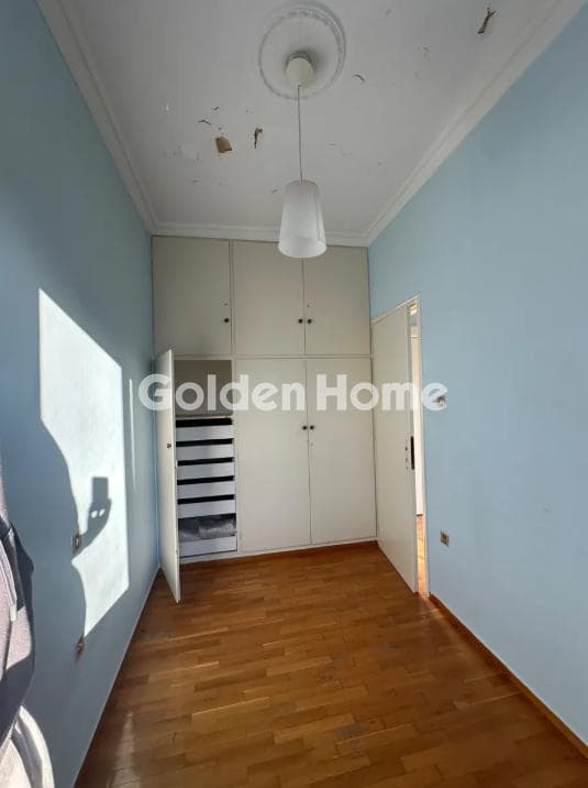 Apartment in Kareas, Vironas — Photo 6 of 8