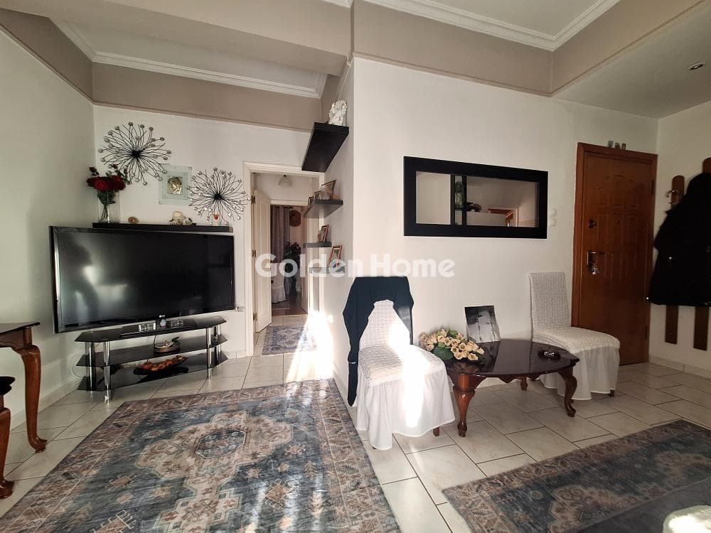 Apartment in Plateia Koliatsou, Patision - Acharnon — Photo 1 of 17