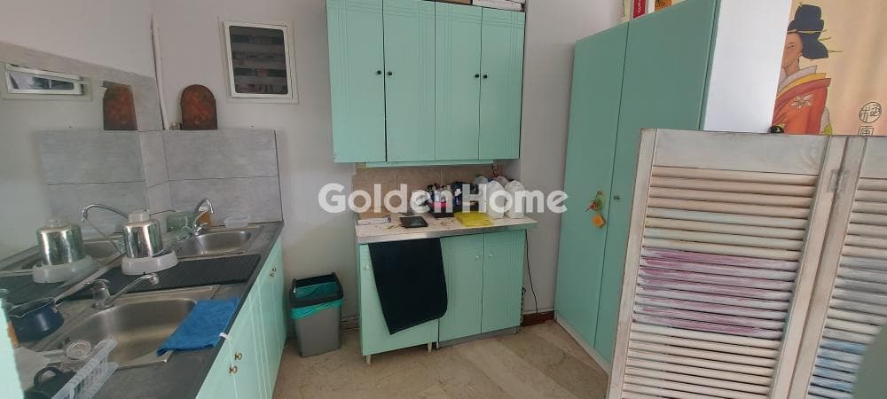 Retail Store in Vlachou, Nea Ionia — Photo 13 of 21