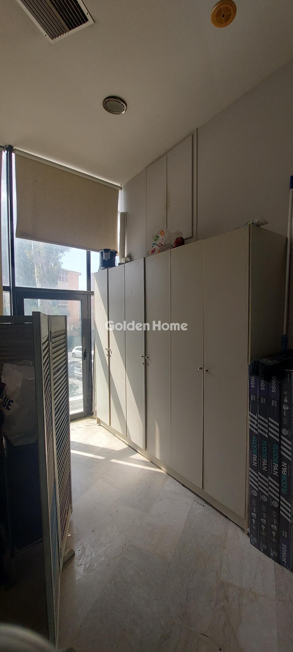 Retail Store in Vlachou, Nea Ionia — Photo 14 of 21