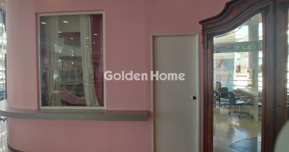 Retail Store in Vlachou, Nea Ionia — Photo 15 of 21
