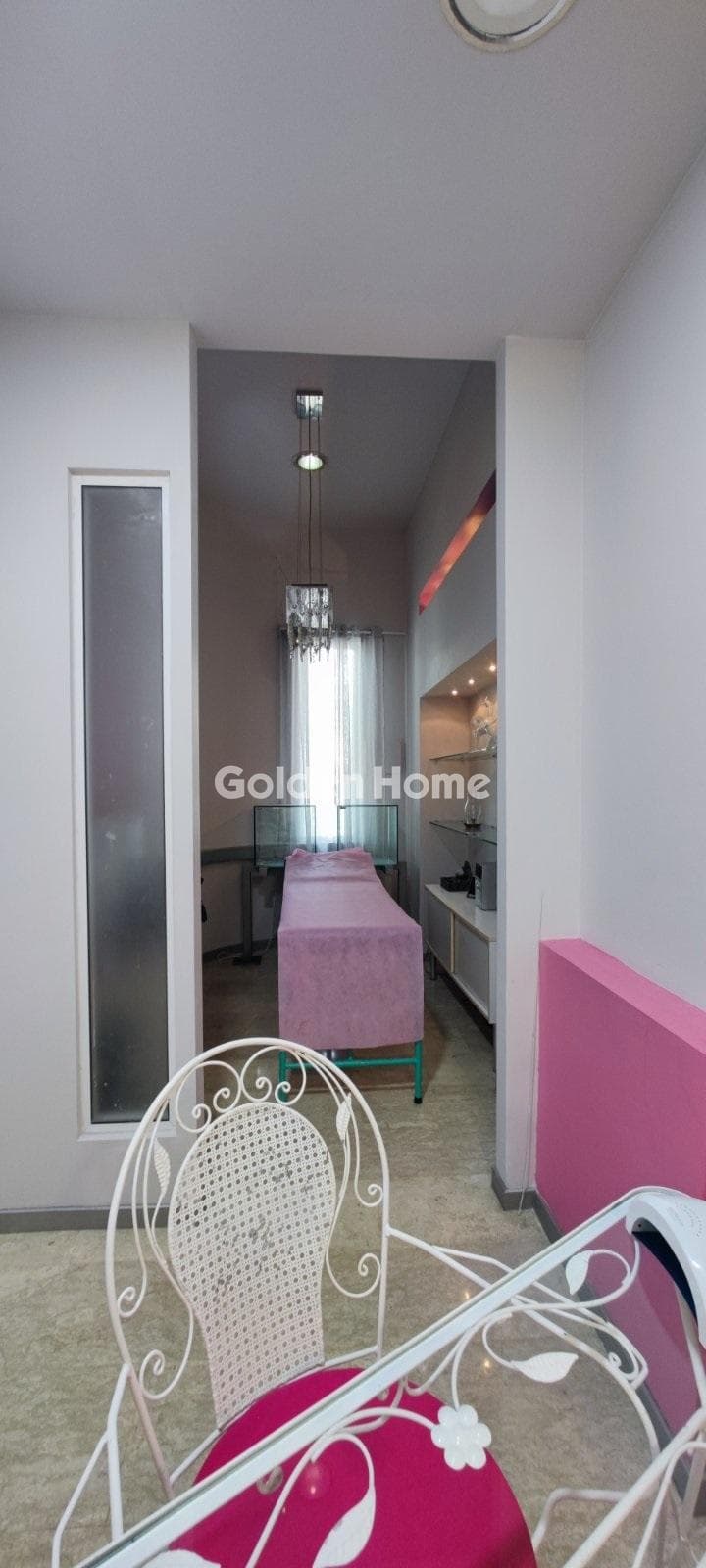 Retail Store in Vlachou, Nea Ionia — Photo 20 of 21