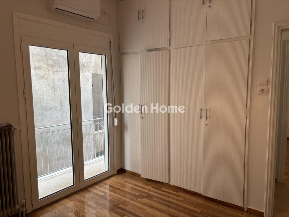 Apartment in Plateia Vathis, Kentro — Photo 7 of 18