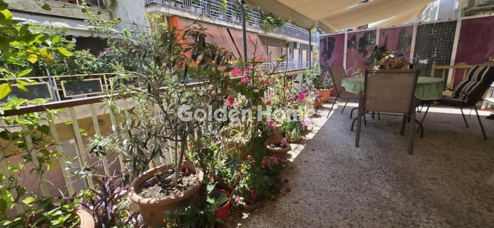 Apartment in Plateia Vathis, Kentro — Photo 2 of 15