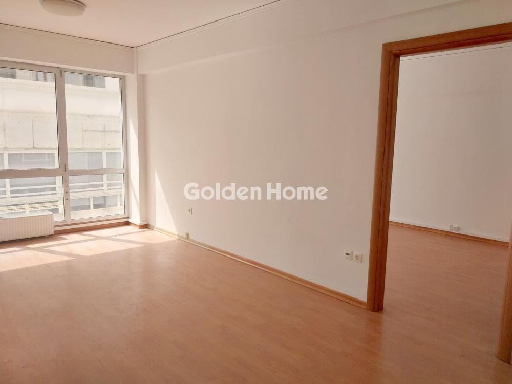 Office in Palia Vouli, Kentro — Photo 1 of 11