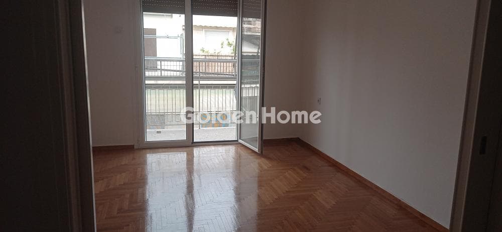 Apartment in Plateia Vathis, Kentro — Photo 1 of 10