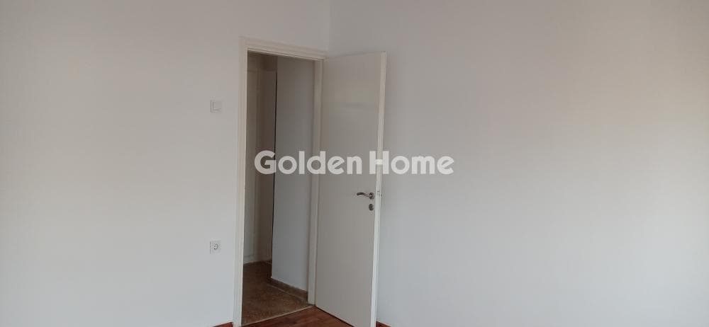 Apartment in Plateia Vathis, Kentro — Photo 3 of 10