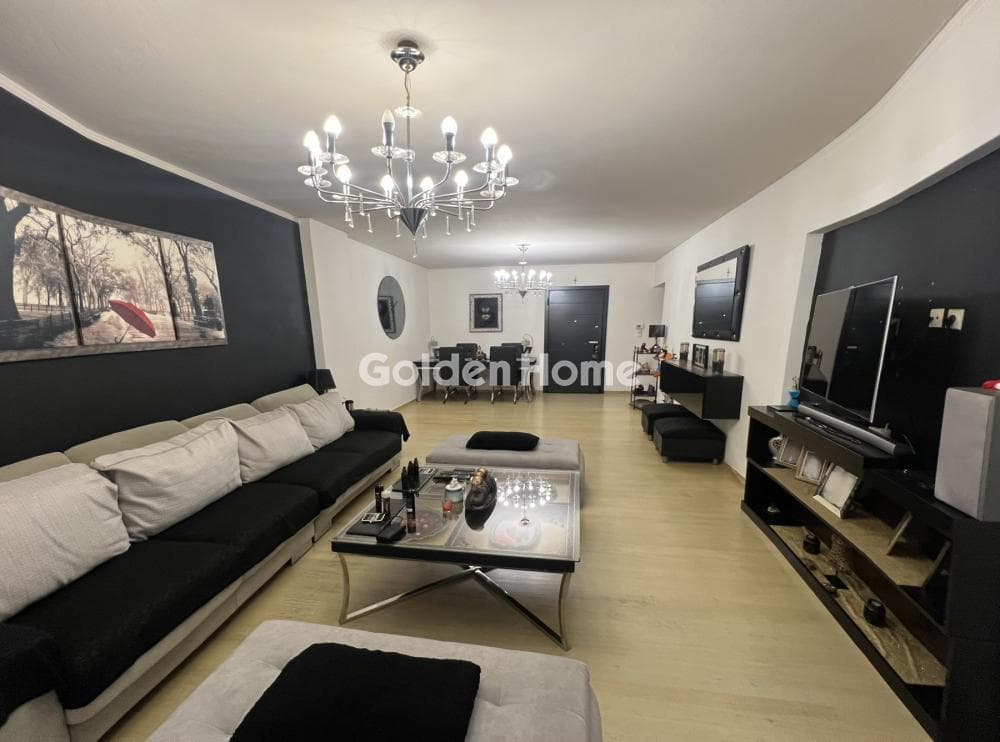 Apartment in Profitis Ilias, Piraeus — Photo 1 of 24