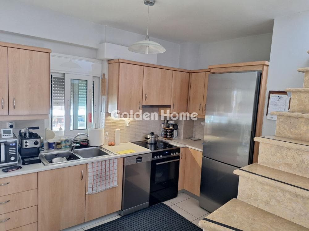 Apartment in Aspra Chomata, Nikaia — Photo 1 of 21