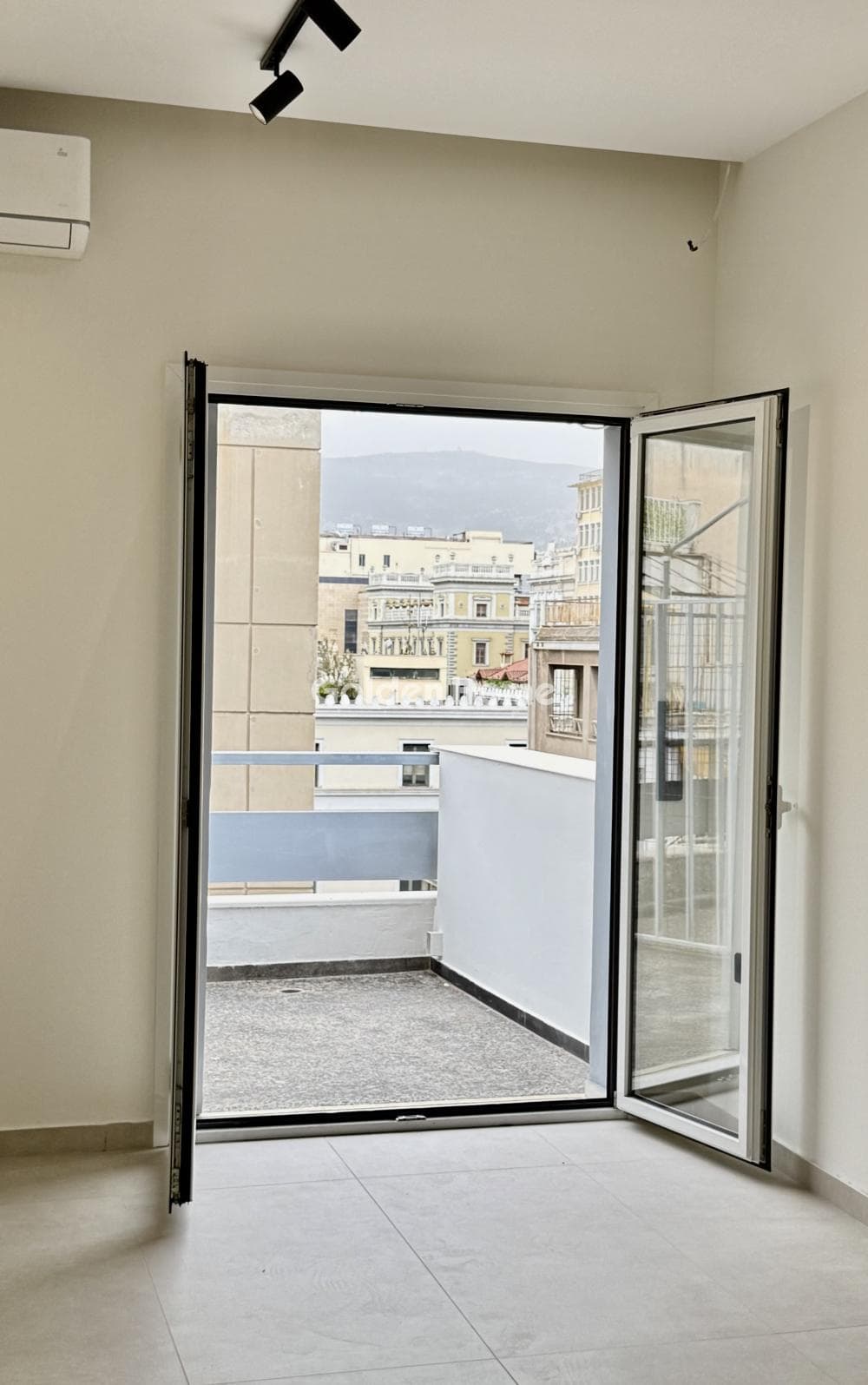 Apartment in Omonoia, Kentro — Photo 11 of 37