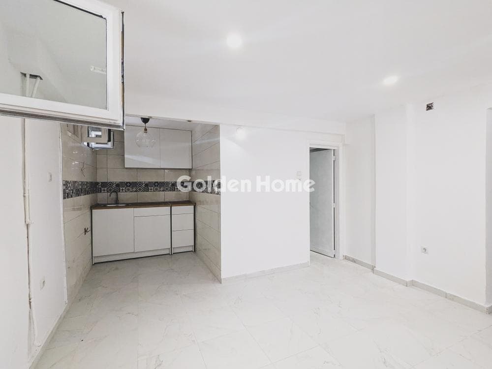 Apartment in Neo Pagkrati, Vironas — Photo 1 of 9