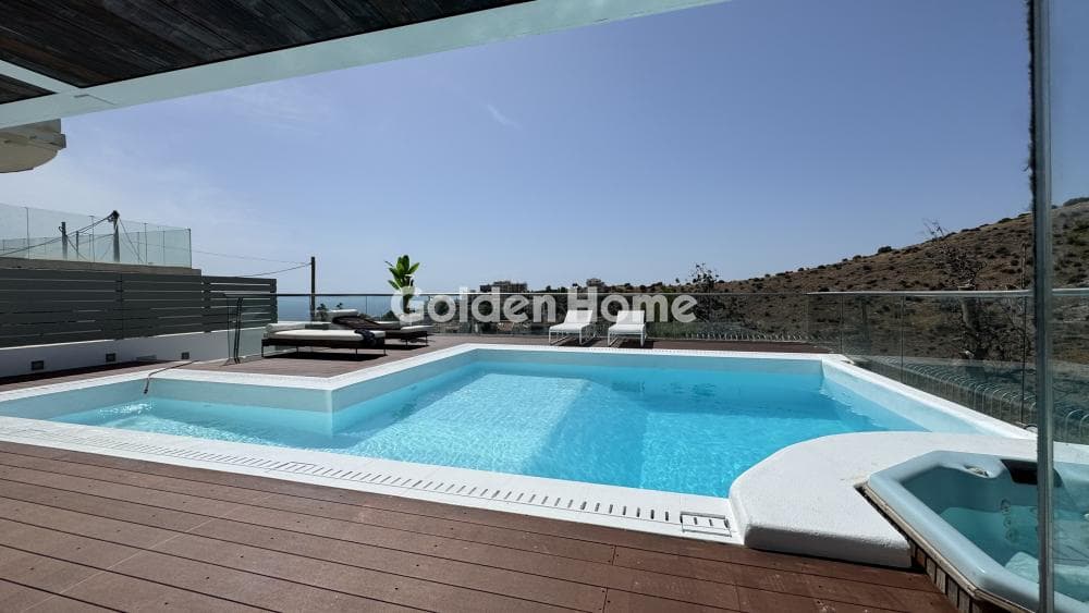House in Panorama, Voula — Photo 1 of 26
