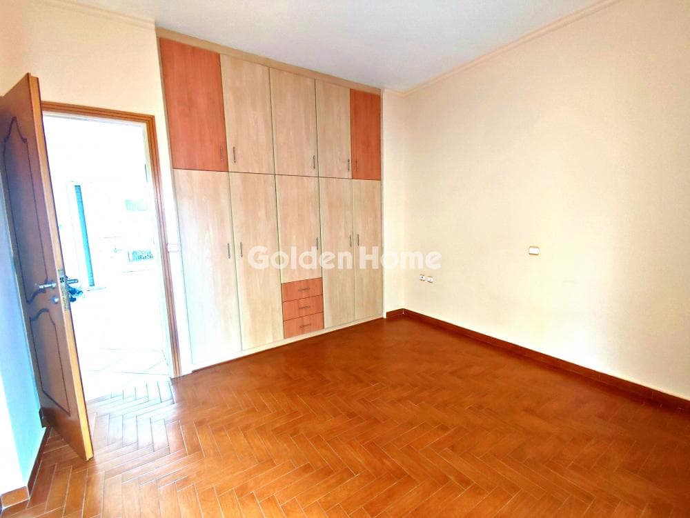 Apartment in Amfiali, Keratsini — Photo 13 of 23