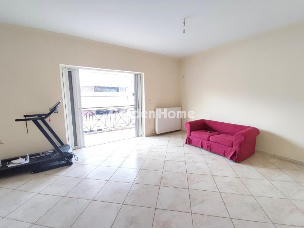 Apartment in Amfiali, Keratsini — Photo 3 of 23