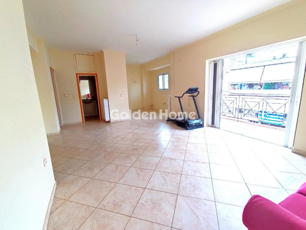 Apartment in Amfiali, Keratsini — Photo 2 of 23