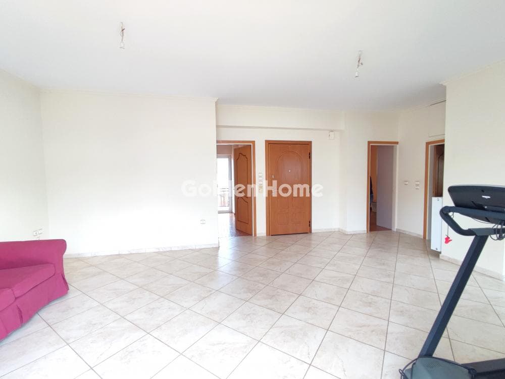 Apartment in Amfiali, Keratsini — Photo 1 of 23