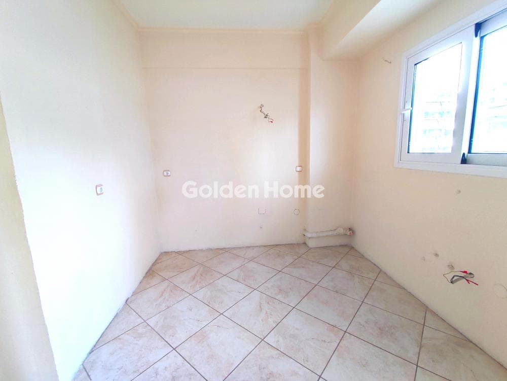 Apartment in Amfiali, Keratsini — Photo 9 of 23