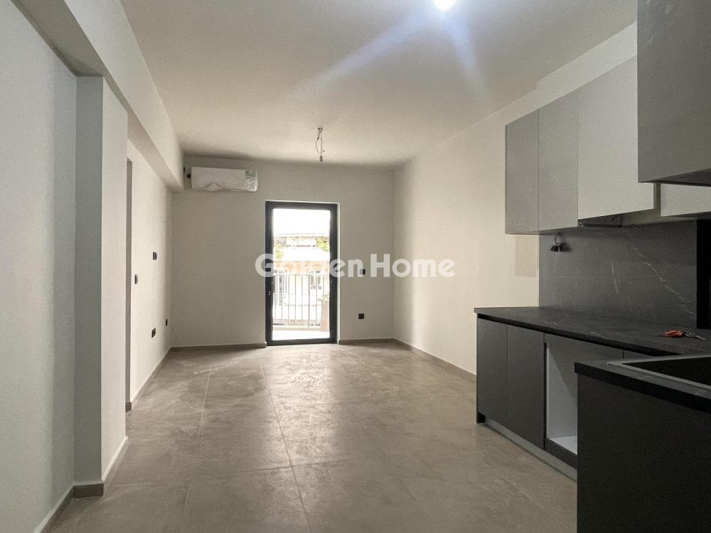 Apartment in Center, Neos Kosmos — Photo 1 of 8