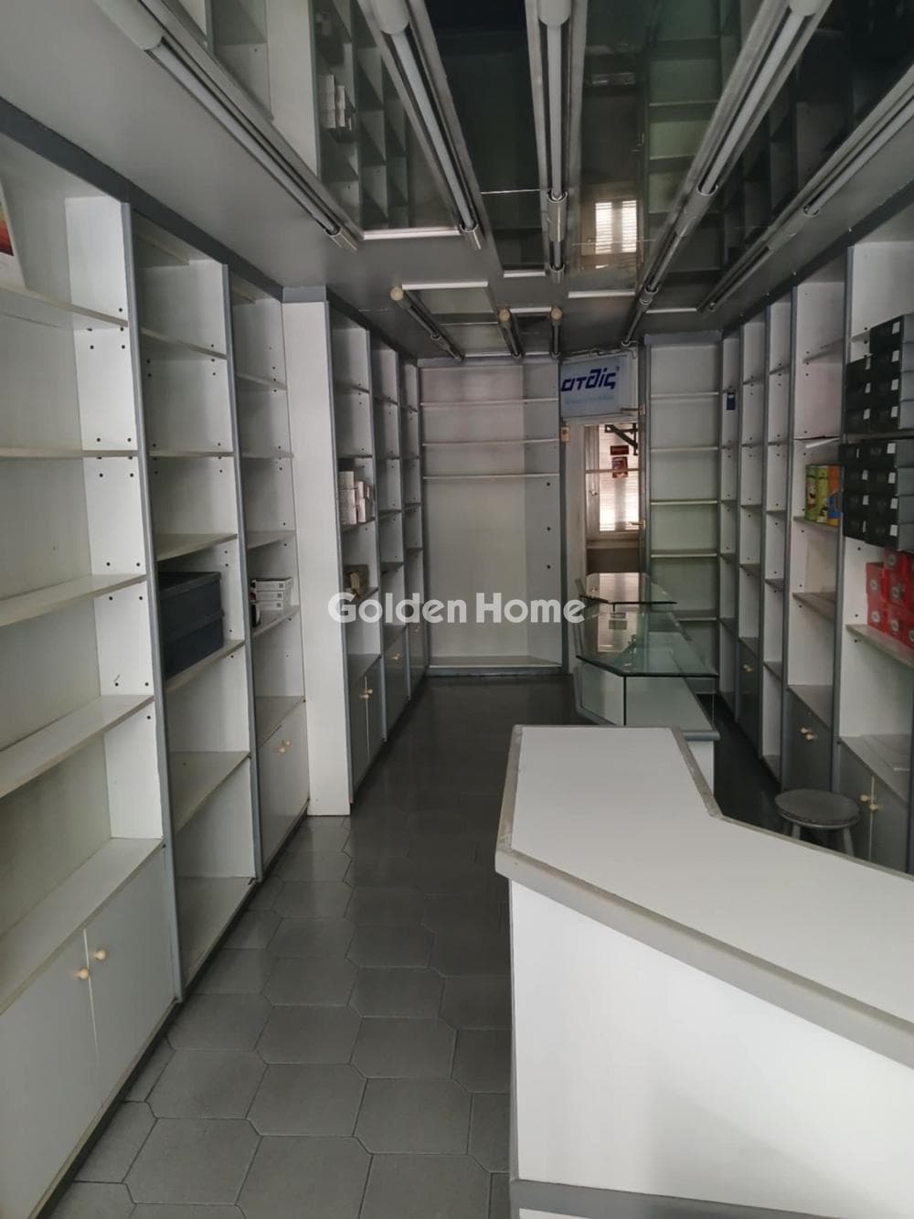 Retail Store in Oria Imittou, Pagkrati — Photo 1 of 6