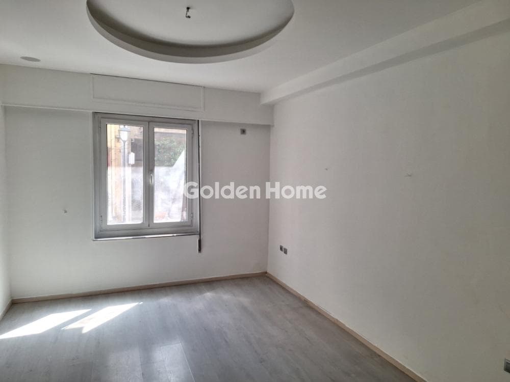 Apartment in Strefi, Exarchia - Neapoli — Photo 2 of 10