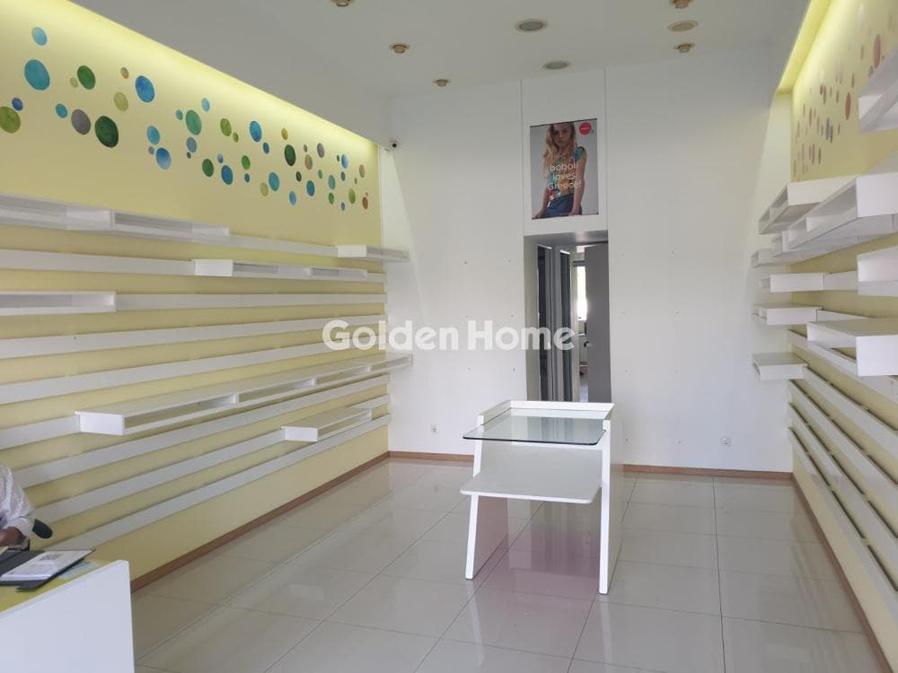 Retail Store in Center, Nea Erithraia — Photo 3 of 3