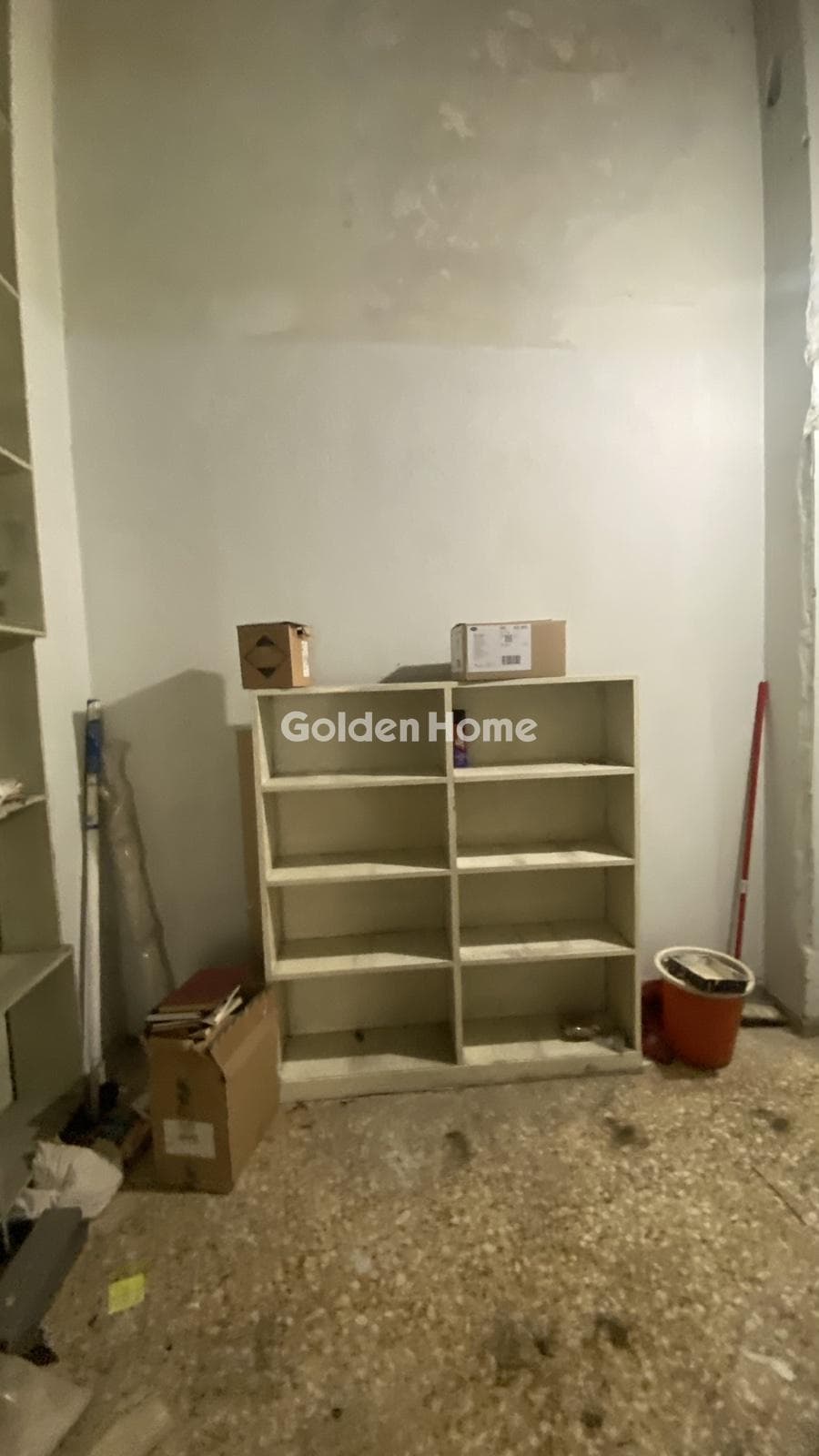 Retail Store in Platia Koumoundourou, Kentro — Photo 9 of 9