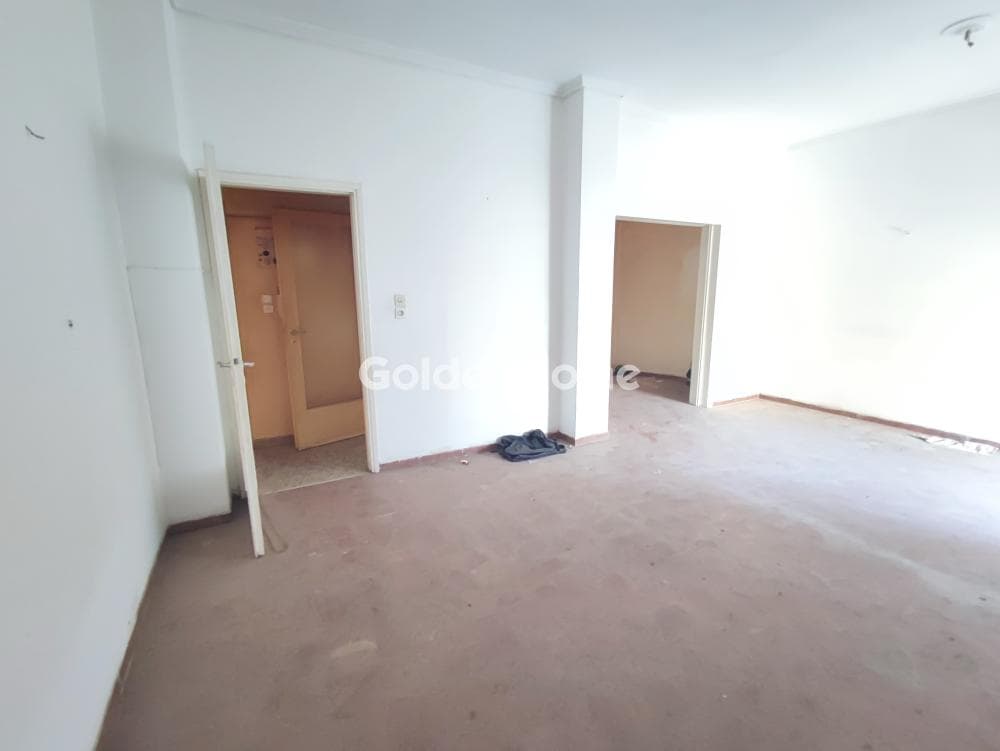 Apartment in Kallipoli, Piraeus — Photo 1 of 25