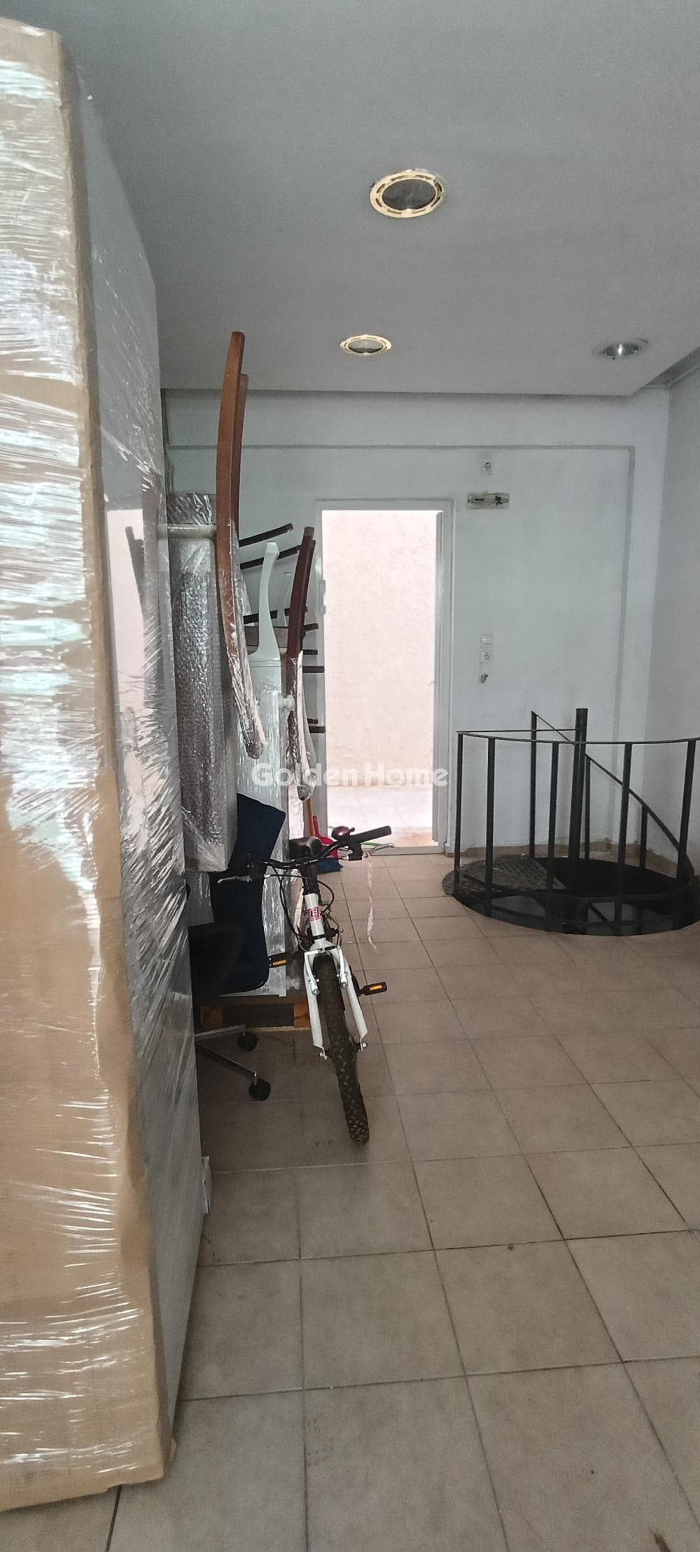 Retail Store in Inepoli, Nea Ionia — Photo 2 of 5