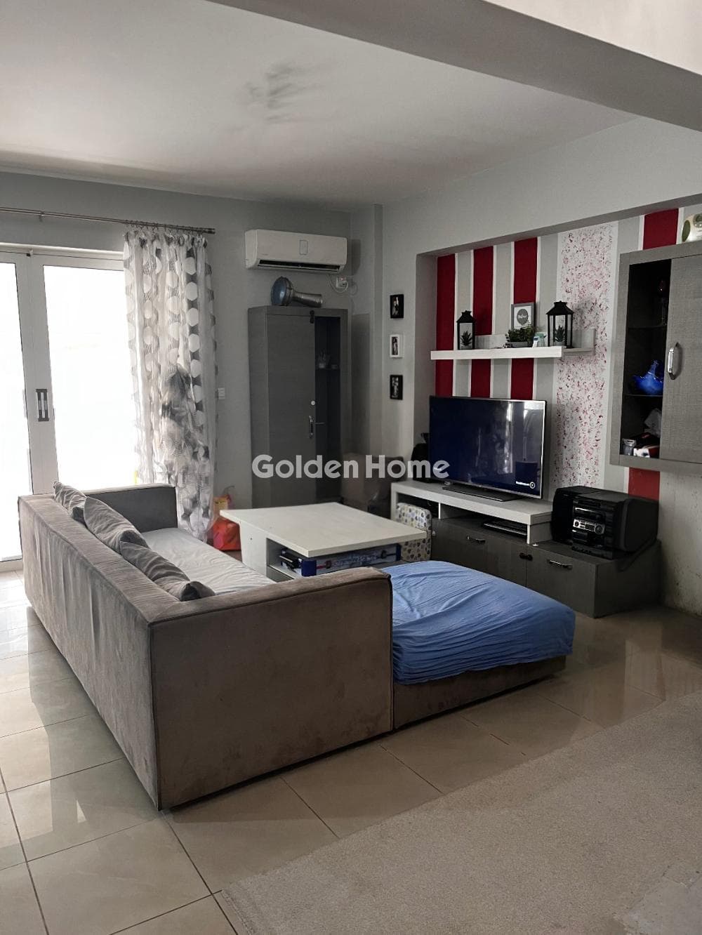 Apartment in Kaminia, Piraeus — Photo 1 of 9
