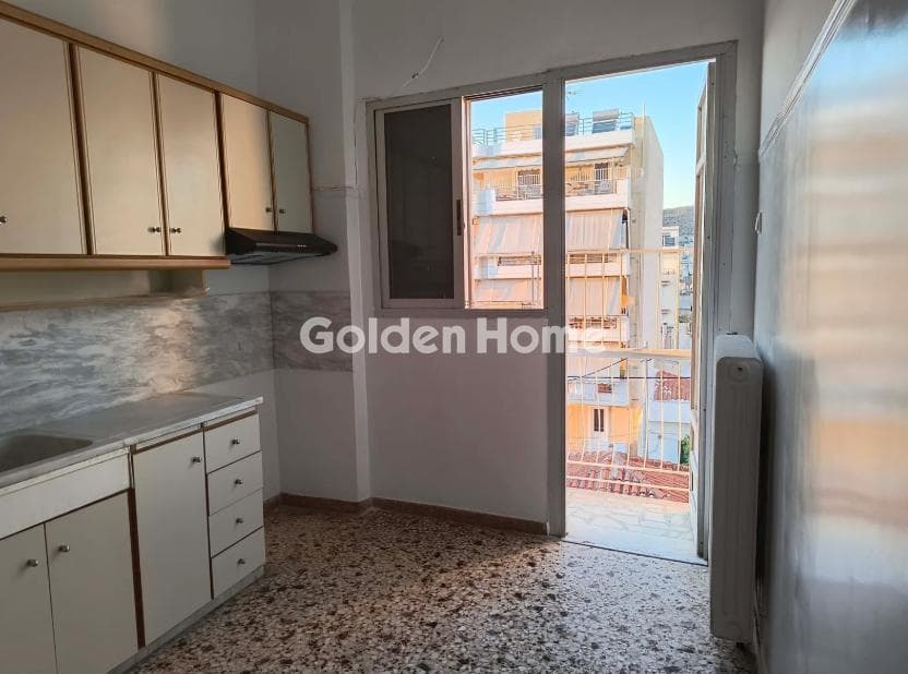 Apartment in Evgenia, Keratsini — Photo 4 of 10
