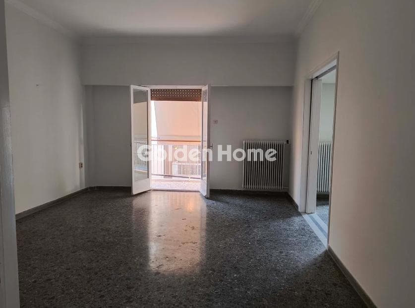 Apartment in Evgenia, Keratsini — Photo 3 of 10