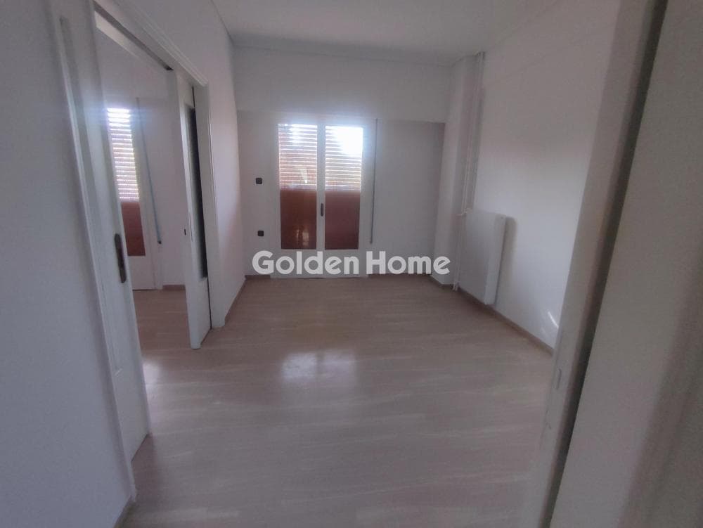 Apartment in Eleftherias square, Koridallos — Photo 2 of 20
