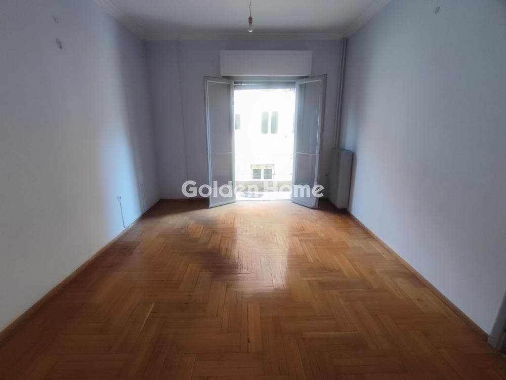 Apartment in Megala Sxoinia B, Exarchia - Neapoli — Photo 2 of 7