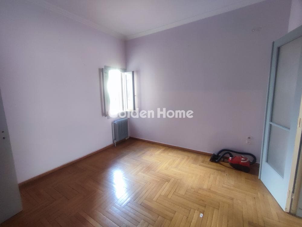 Apartment in Megala Sxoinia B, Exarchia - Neapoli — Photo 3 of 7