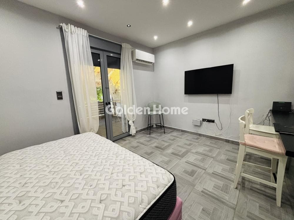 Apartment in Amfiali, Keratsini — Photo 3 of 17