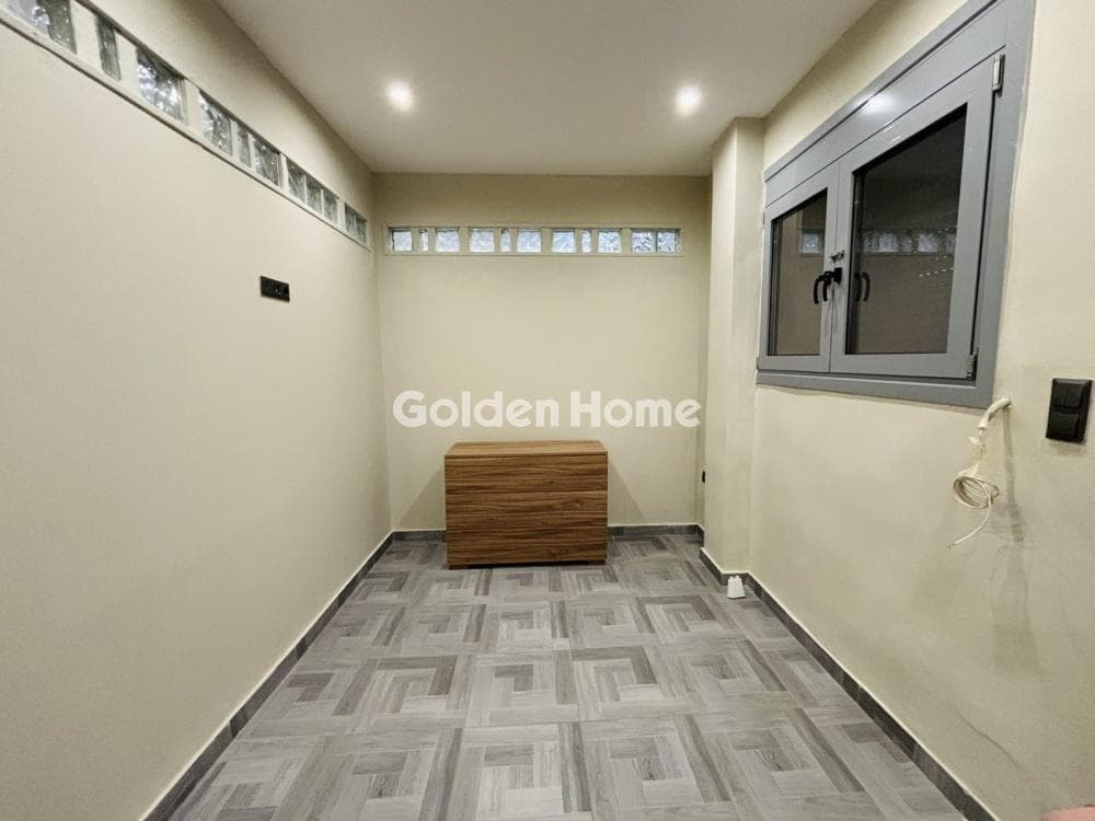 Apartment in Amfiali, Keratsini — Photo 14 of 17