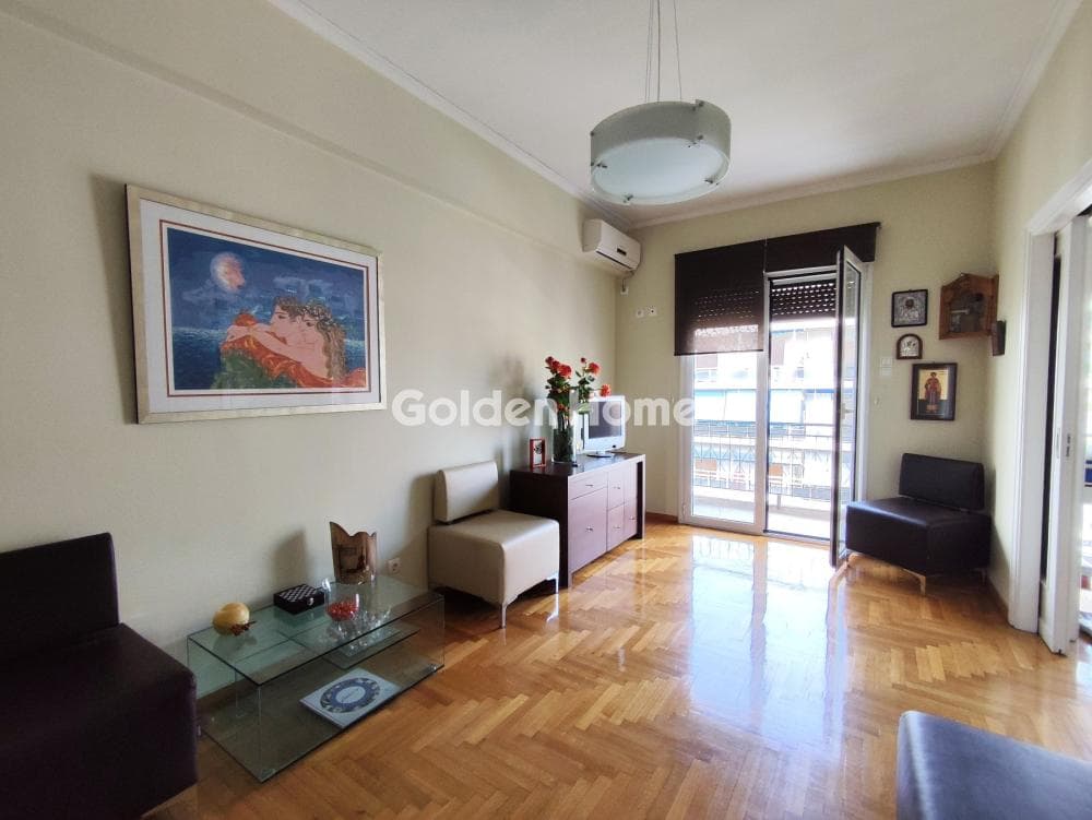 Apartment in Terpsithea, Piraeus — Photo 1 of 22