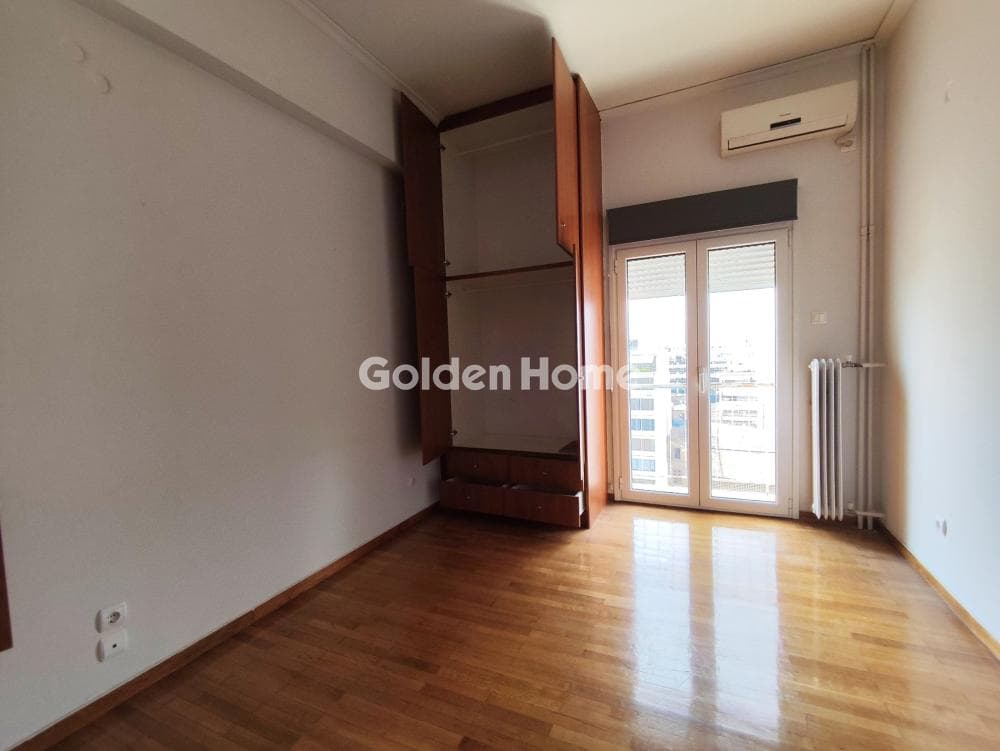 Apartment in Terpsithea, Piraeus — Photo 15 of 22