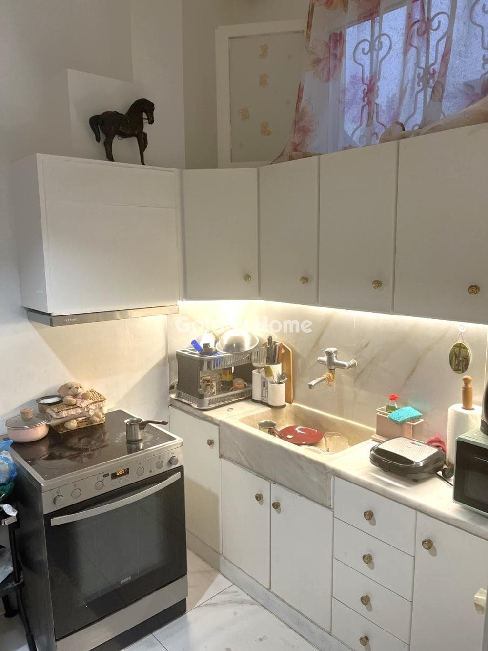 Apartment in Kaminia, Piraeus — Photo 1 of 14