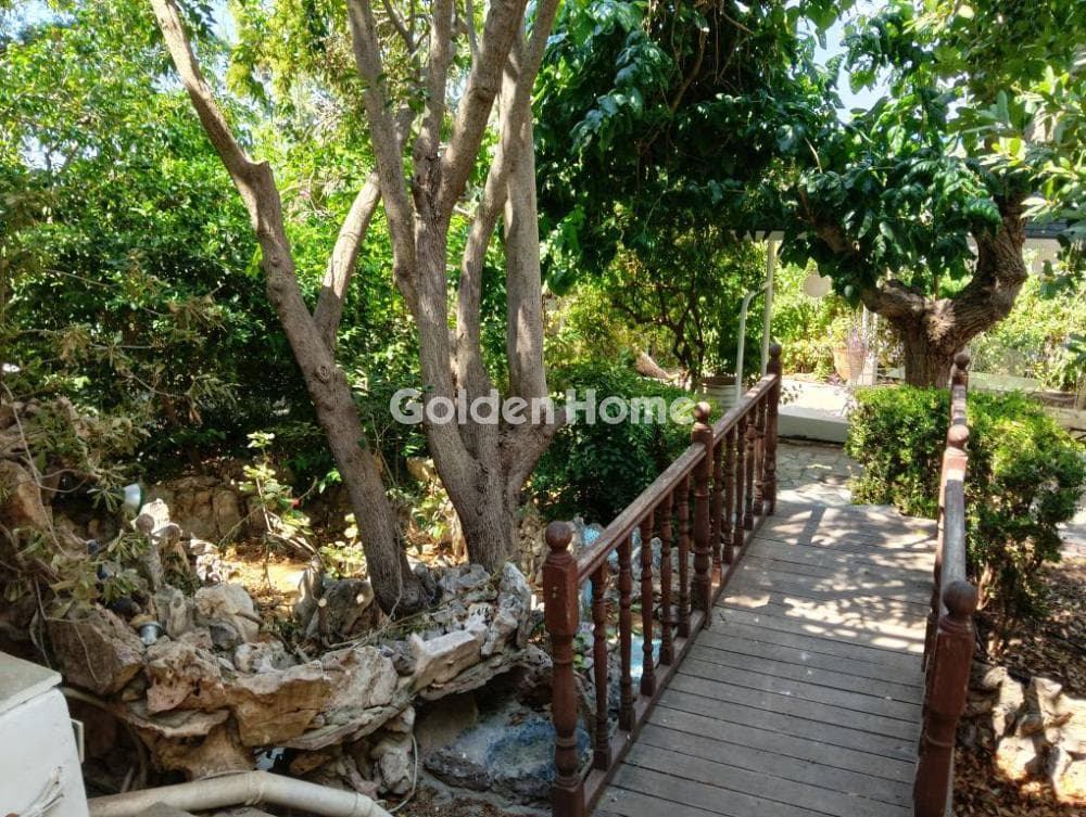 House in Galazia akti, Kalivia Thorikou — Photo 27 of 37