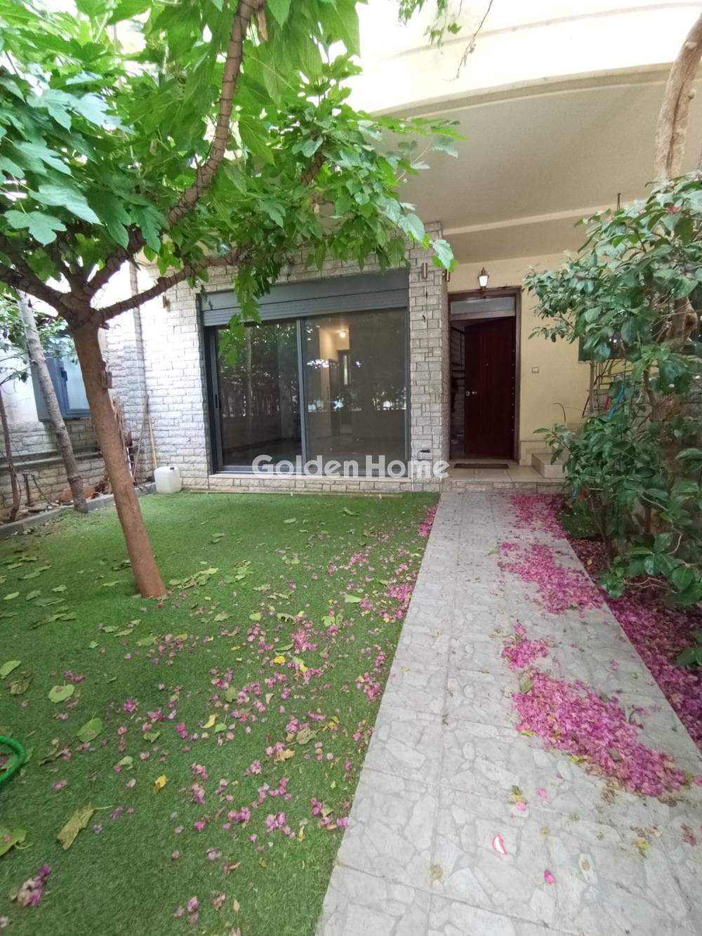 House in Agios Petros, Palaio Faliro — Photo 1 of 41