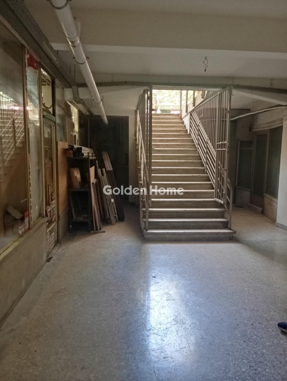 Κατάστημα στην Πλατεία Κάνιγγος, Εξάρχεια - Νεάπολη — Φωτογραφία 3 από 11