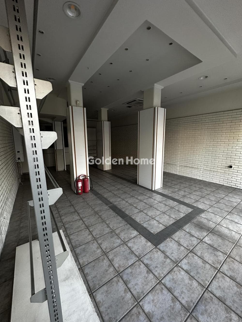 Retail Store in Achladia, Aigaleo — Photo 2 of 12