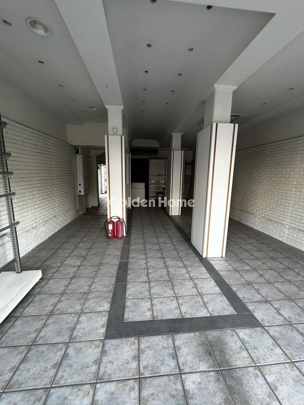 Retail Store in Achladia, Aigaleo — Photo 4 of 12