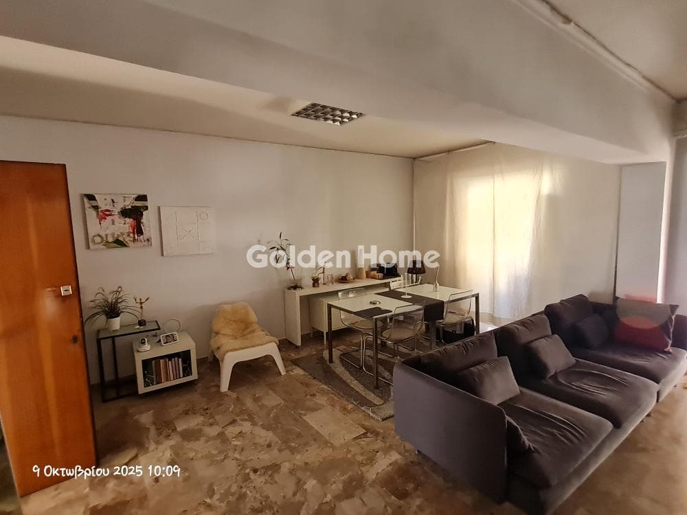 Apartment in Piraiki, Piraeus — Photo 1 of 12
