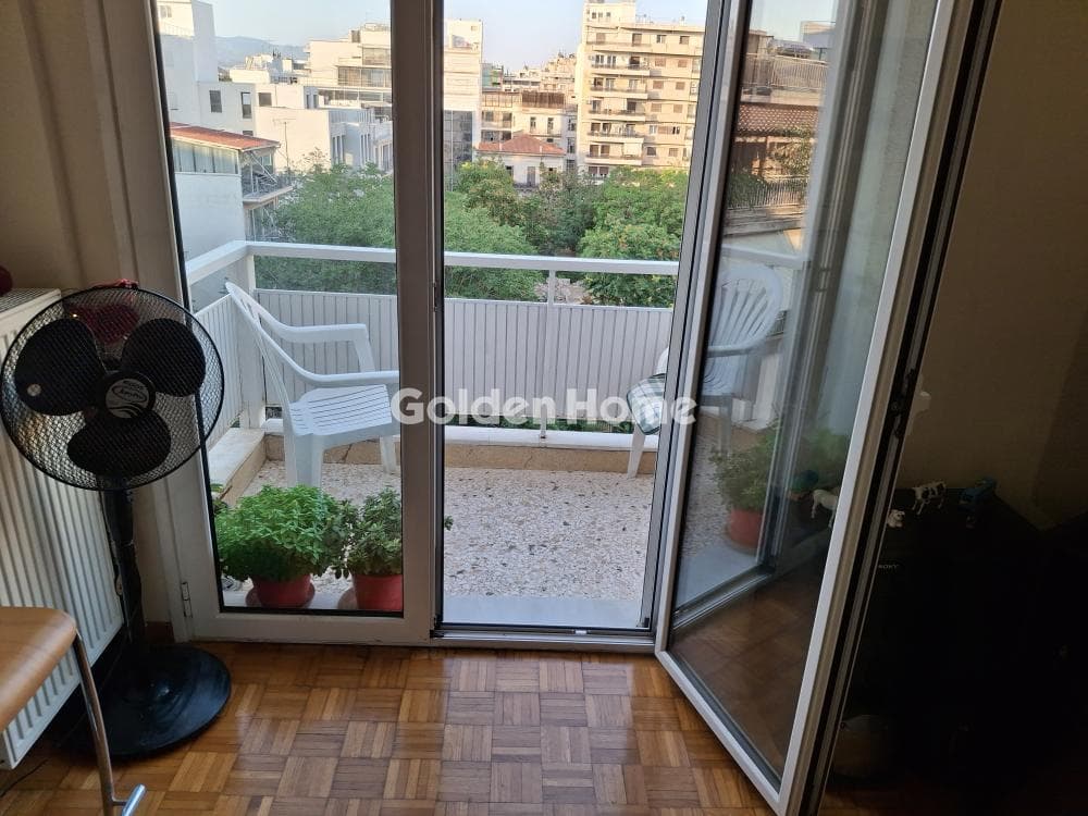 Apartment in Terpsithea, Piraeus — Photo 1 of 18