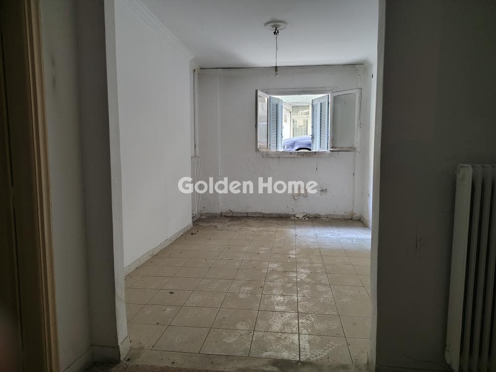Apartment in Fokionos Negri, Kipseli — Photo 1 of 12