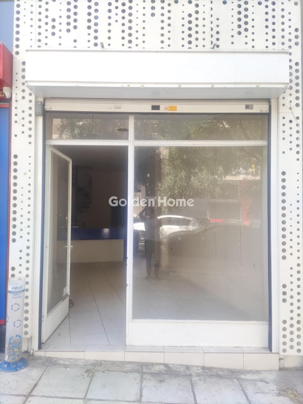 Retail Store in Agios Sostis, Neos Kosmos — Photo 3 of 20